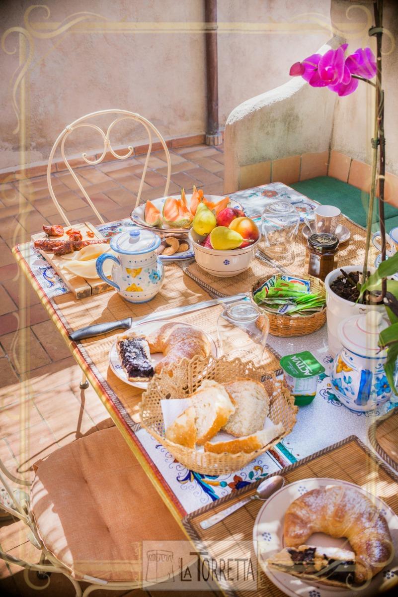 La colazione di B&B LA TORRETTA