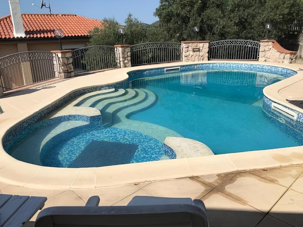 Ai clienti di villa Erika la possibilità di utilizzare una piscina c/o la residenza del gestore