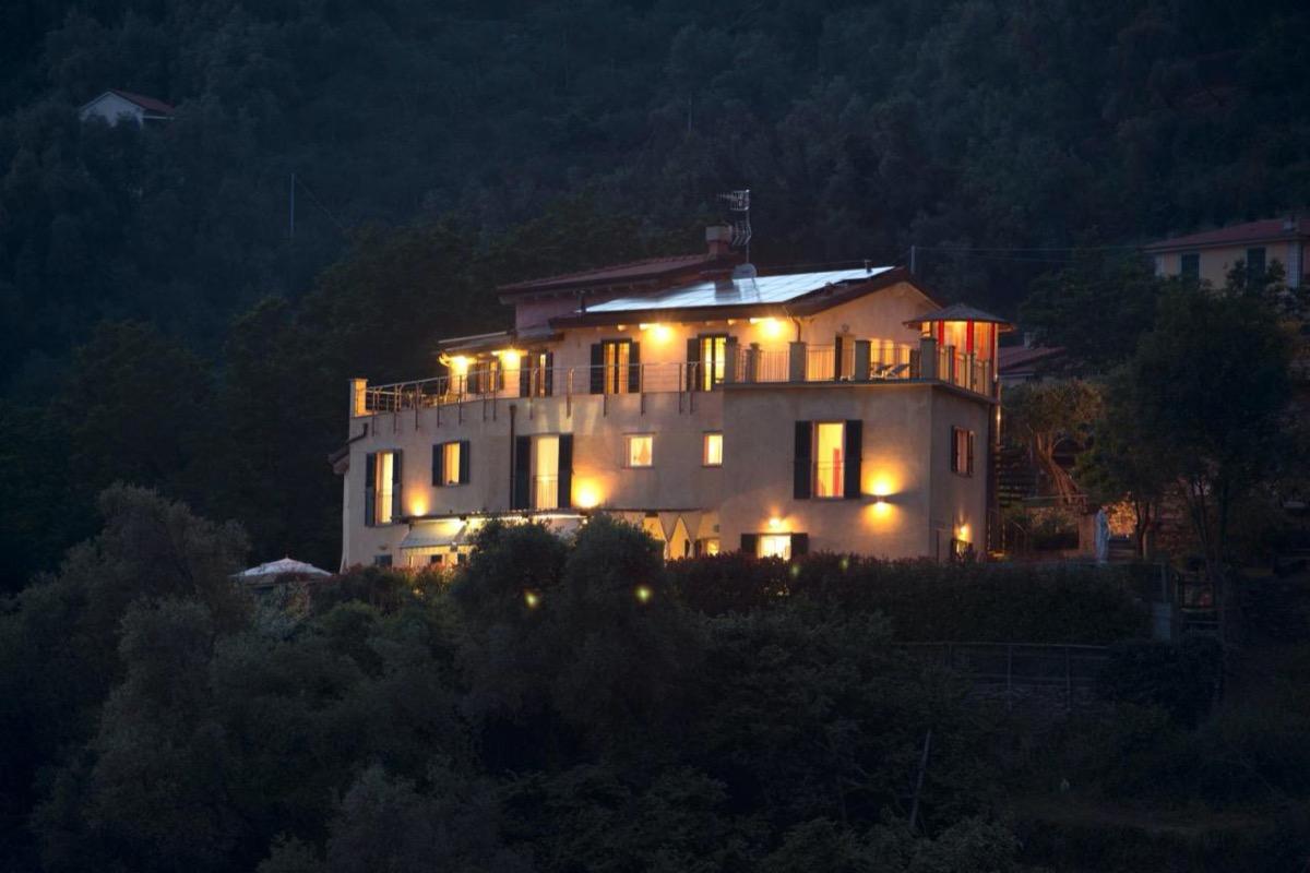 Villa Paggi bed and breakfast vista notturna