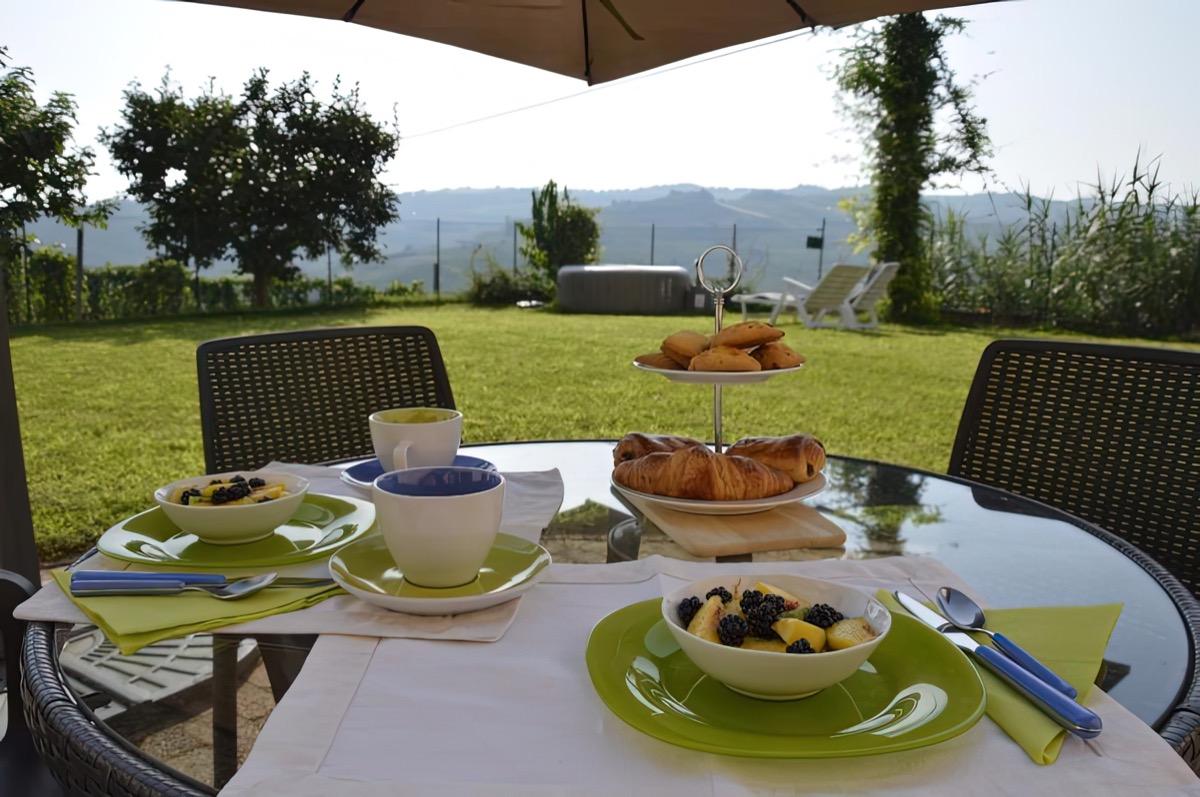 colazione in giardino