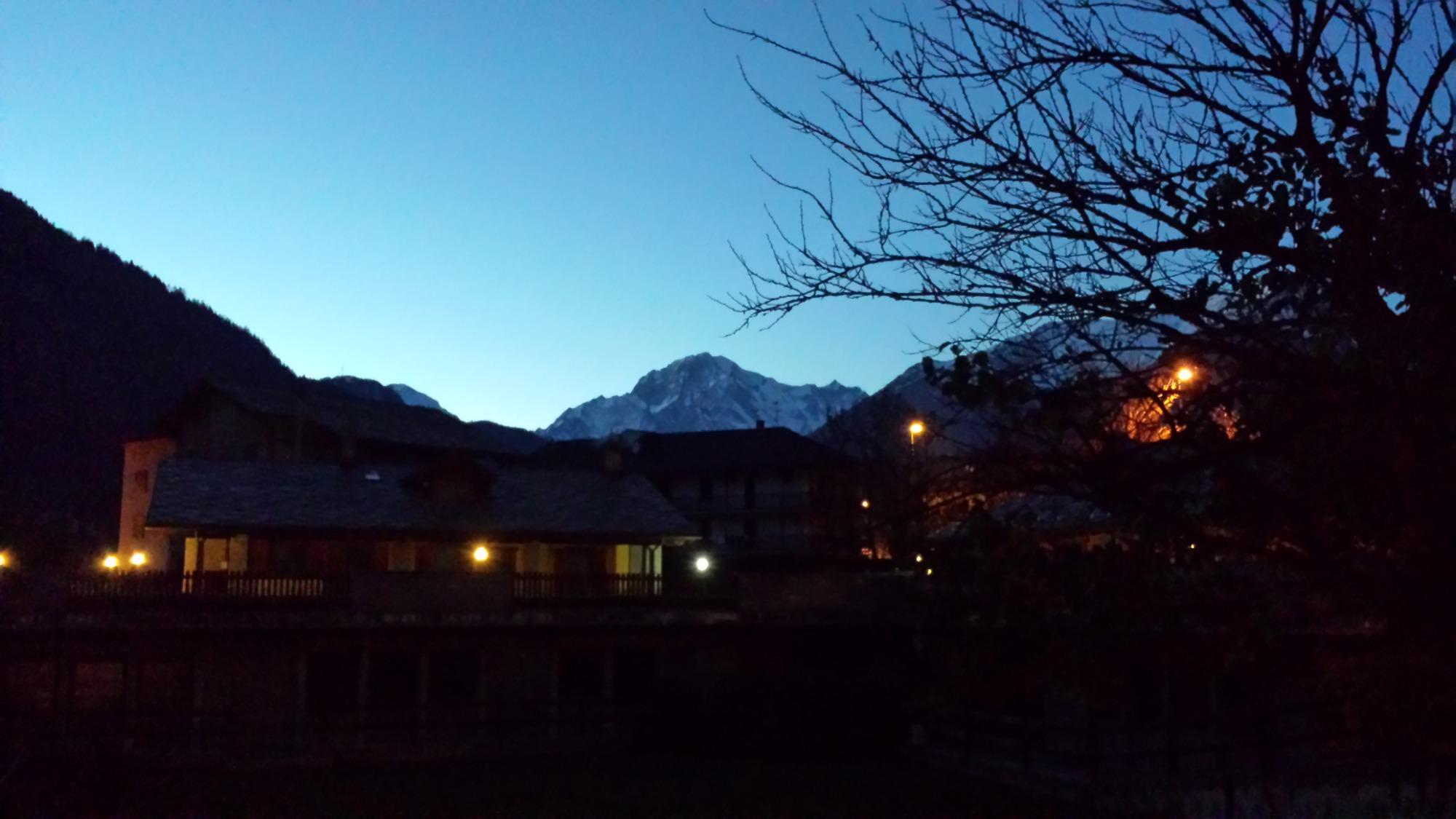Vista serale Monte-Bianco dal soggiorno