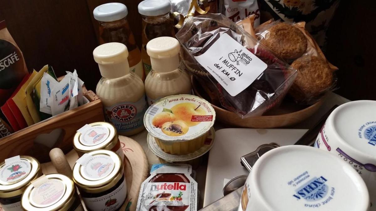 La colazione di CHAMBRE D'HOTES MAISON DOMINIQUE