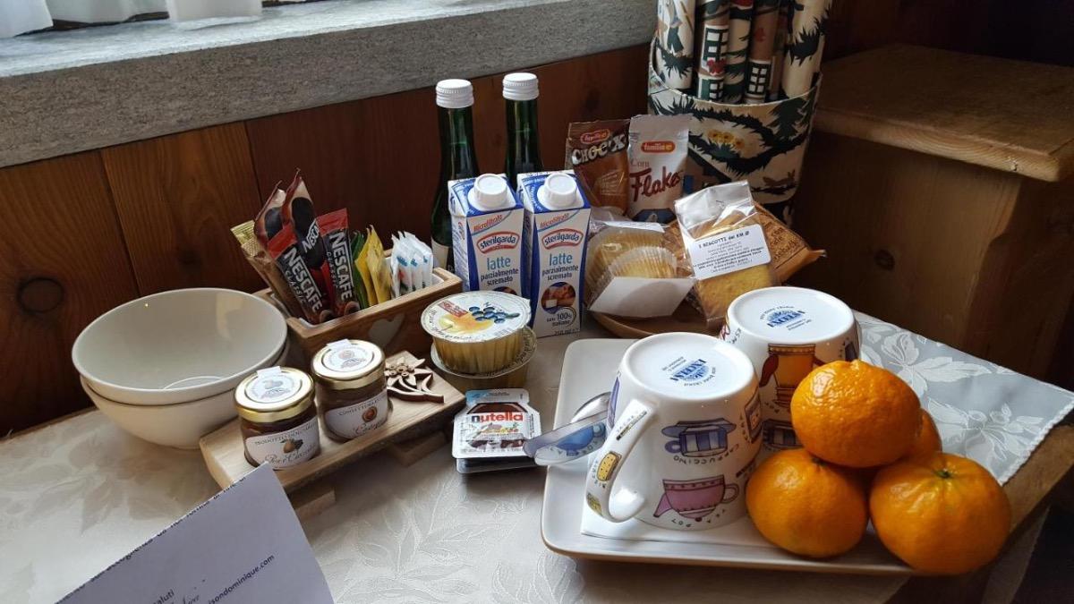 La colazione di CHAMBRE D'HOTES MAISON DOMINIQUE