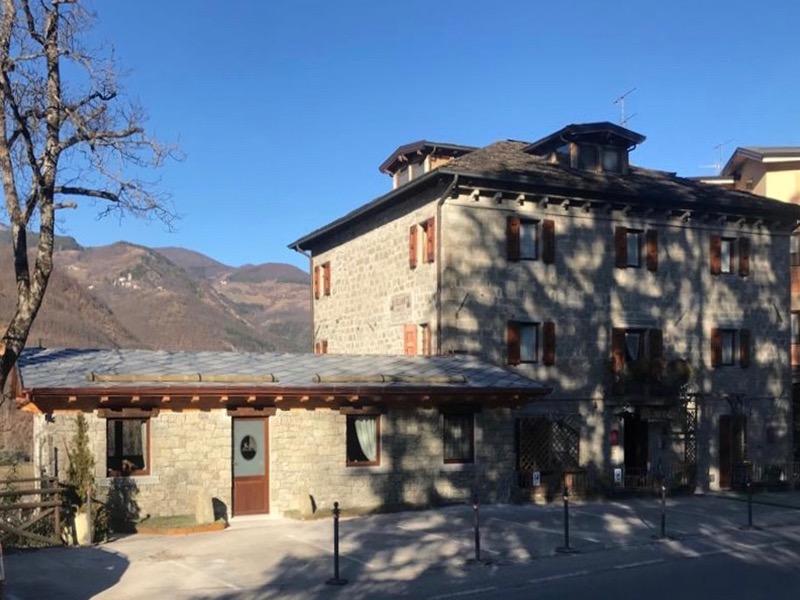 casa benassi , parcheggio