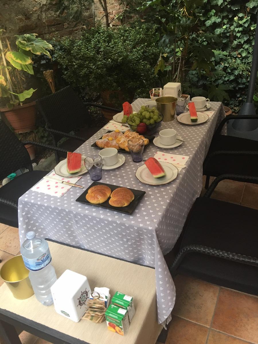 La colazione di B&B LE CAMPANE