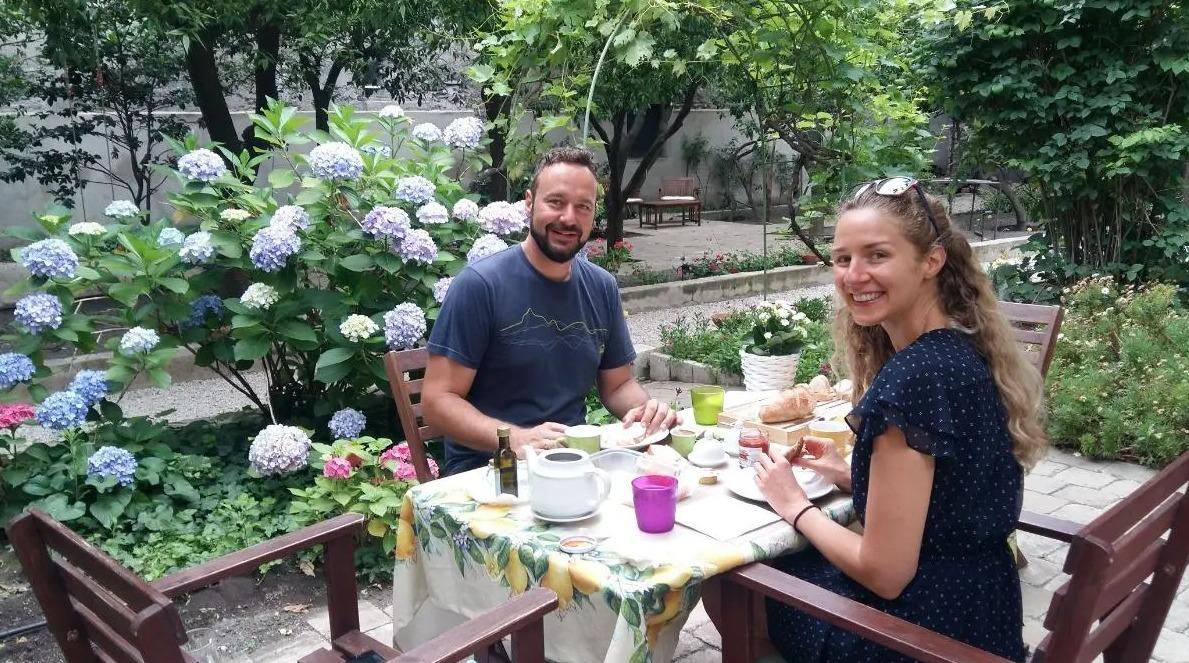 La colazione di BED & GARDEN - IL GIARDINO DI TONIA OPLONTIS GUEST HOUSE