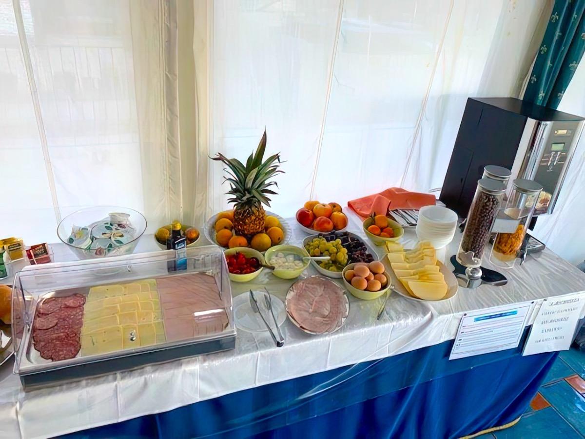 La colazione di B&B ALBERGO RIVIERA