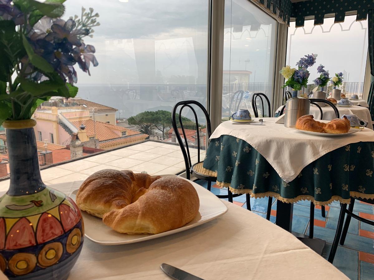 La colazione di B&B ALBERGO RIVIERA