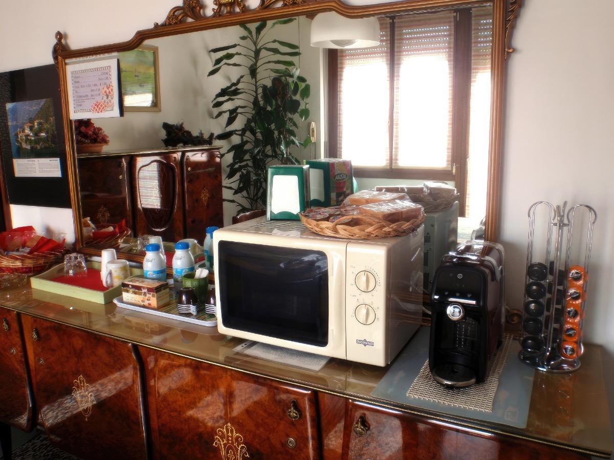 La colazione di B&B REZZONICO GRAZIELLA