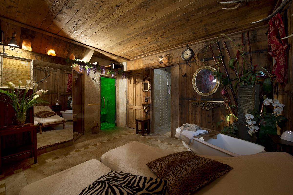 Sauna, Bagno turco, Bagno privato con doccia (per maggiori informazioni su questi servizi, leggere l'intero annuncio)