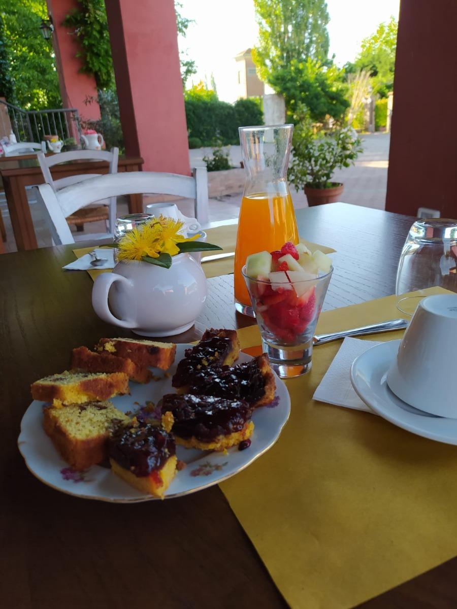 La colazione di LA FATTORIA DEL BOSCHETTO