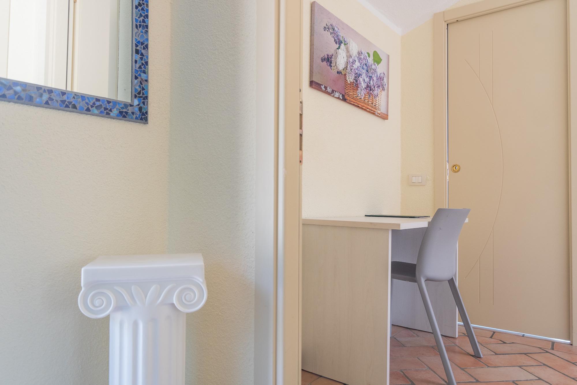 camera doppia bb vignola levanto, dettaglio ingresso camera