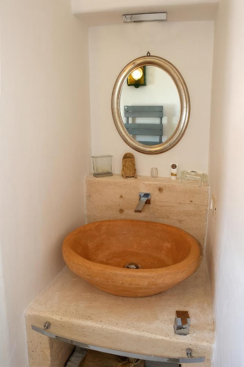 PARTICOLARE BAGNO TORRETTA