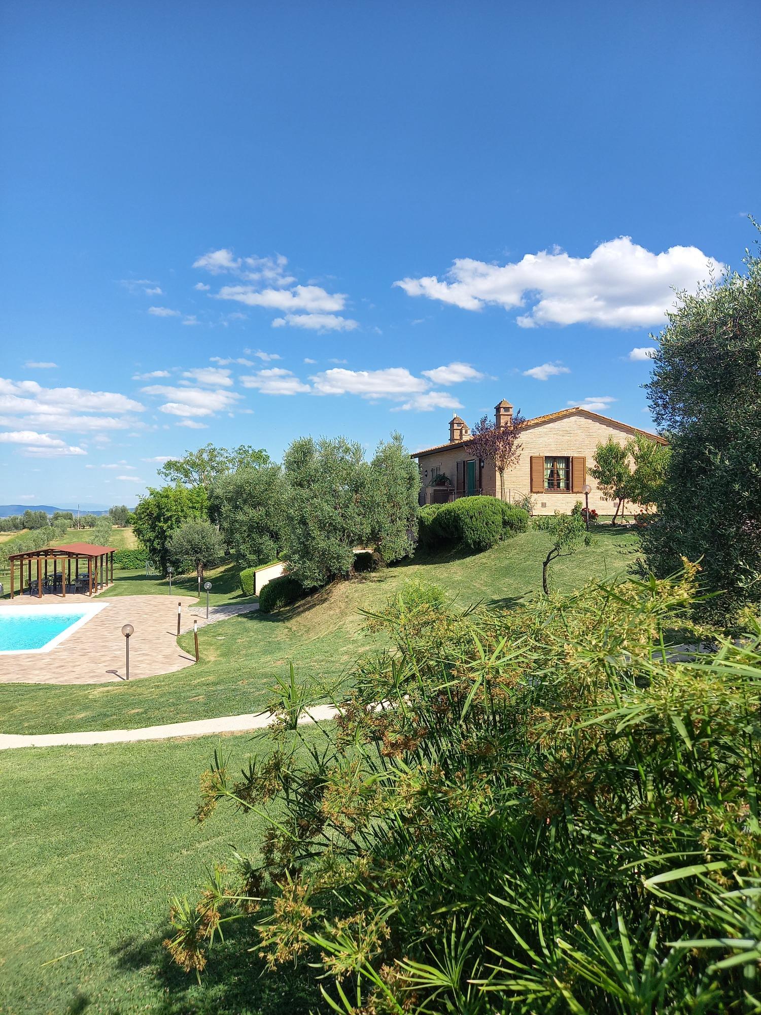 Agriturismo Annamaria tra Umbria e Toscana vicino a Castiglione del Lago, Panicale, Città della pieve, Cortona, Montepulciano, Pienza e Siena  Cortona