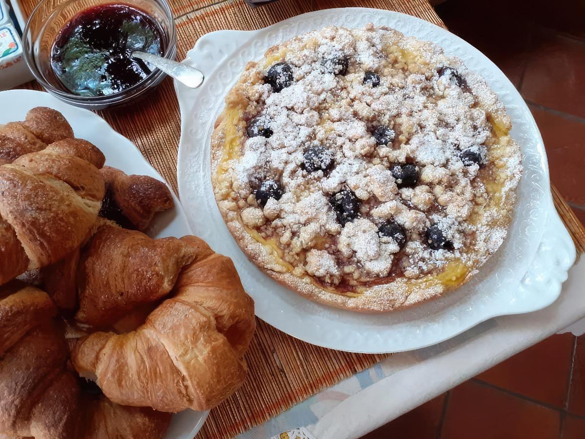 La colazione di B&B SANTA VENARDIA