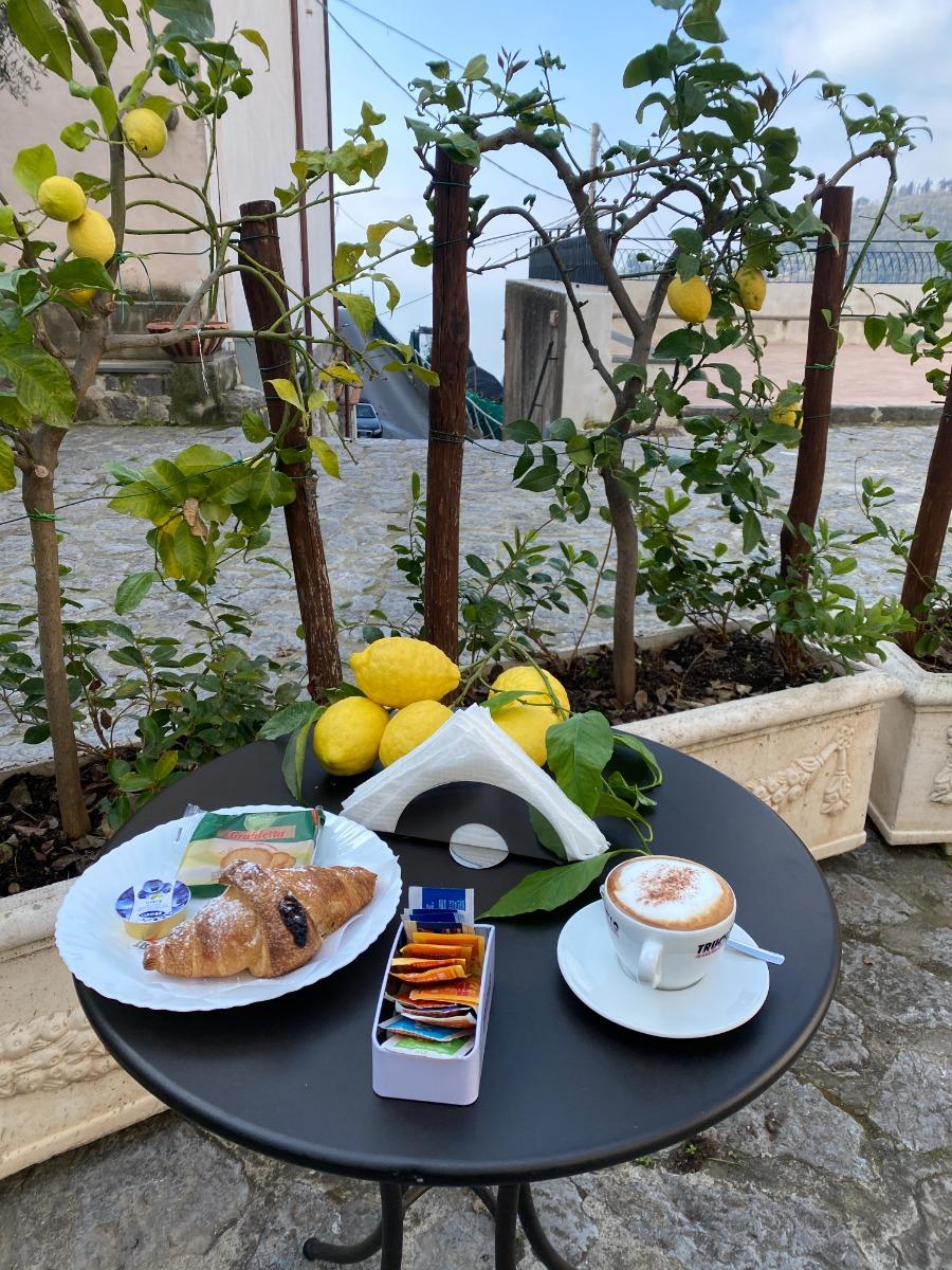 Set breakfast at Blu Bar