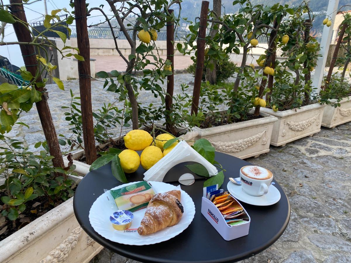 Set breakfast at Blu Bar