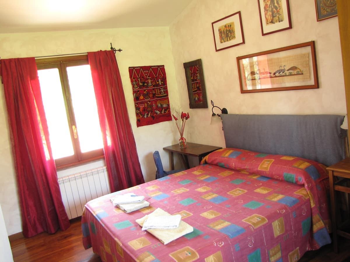 B&B Ai Glicini Castelli Romani - interno di camera matrimoniale