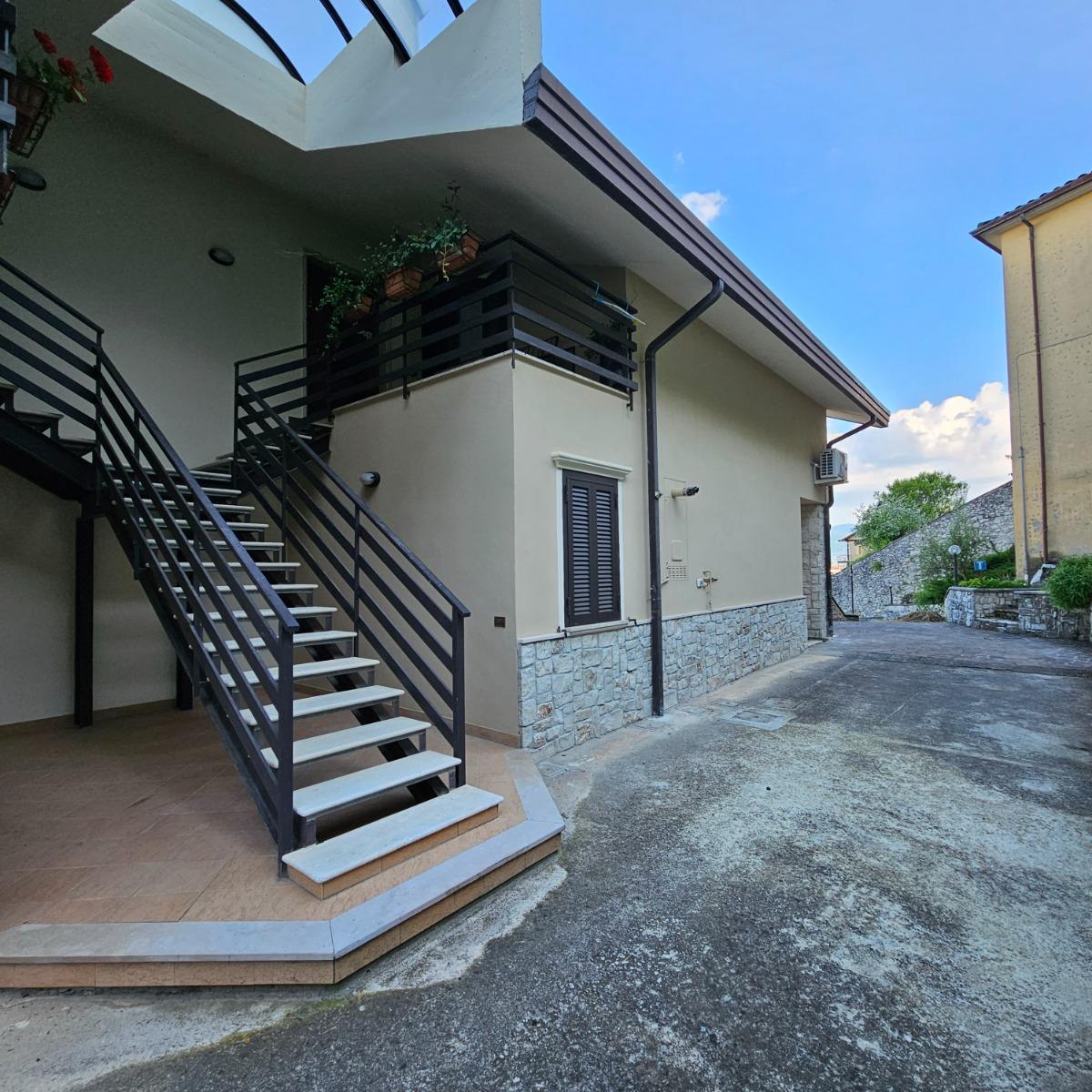 area esterna- parcheggio