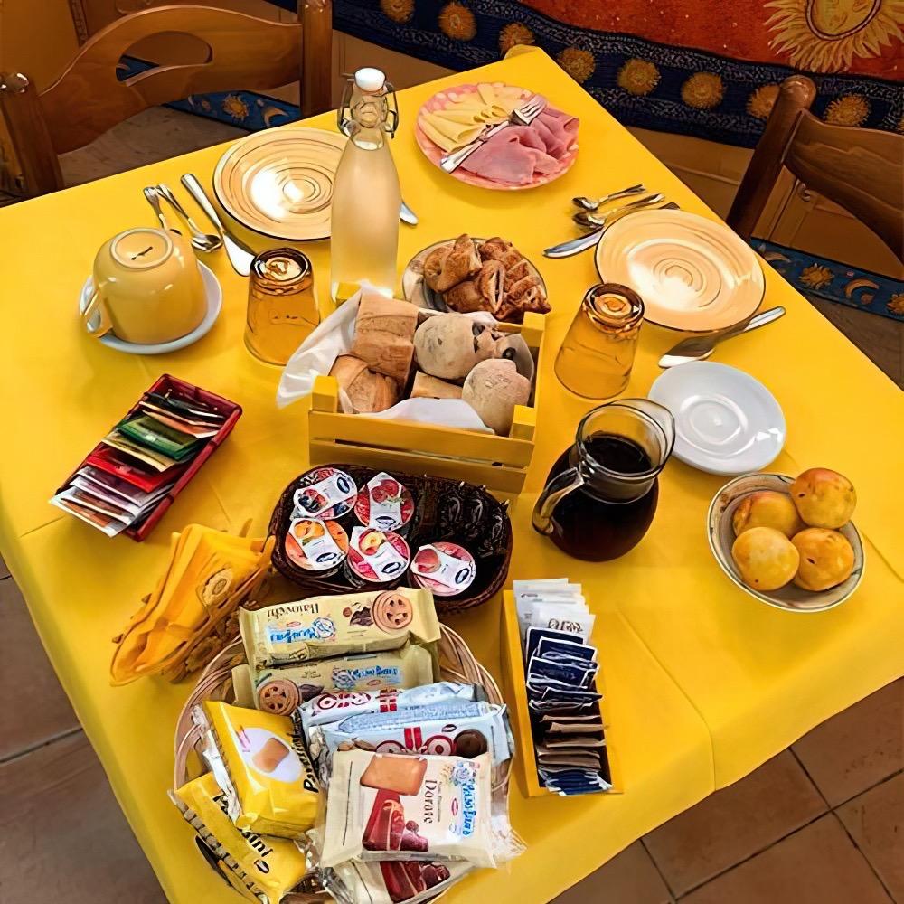 La colazione di B&B SOLE LUNA E GIRASOLI