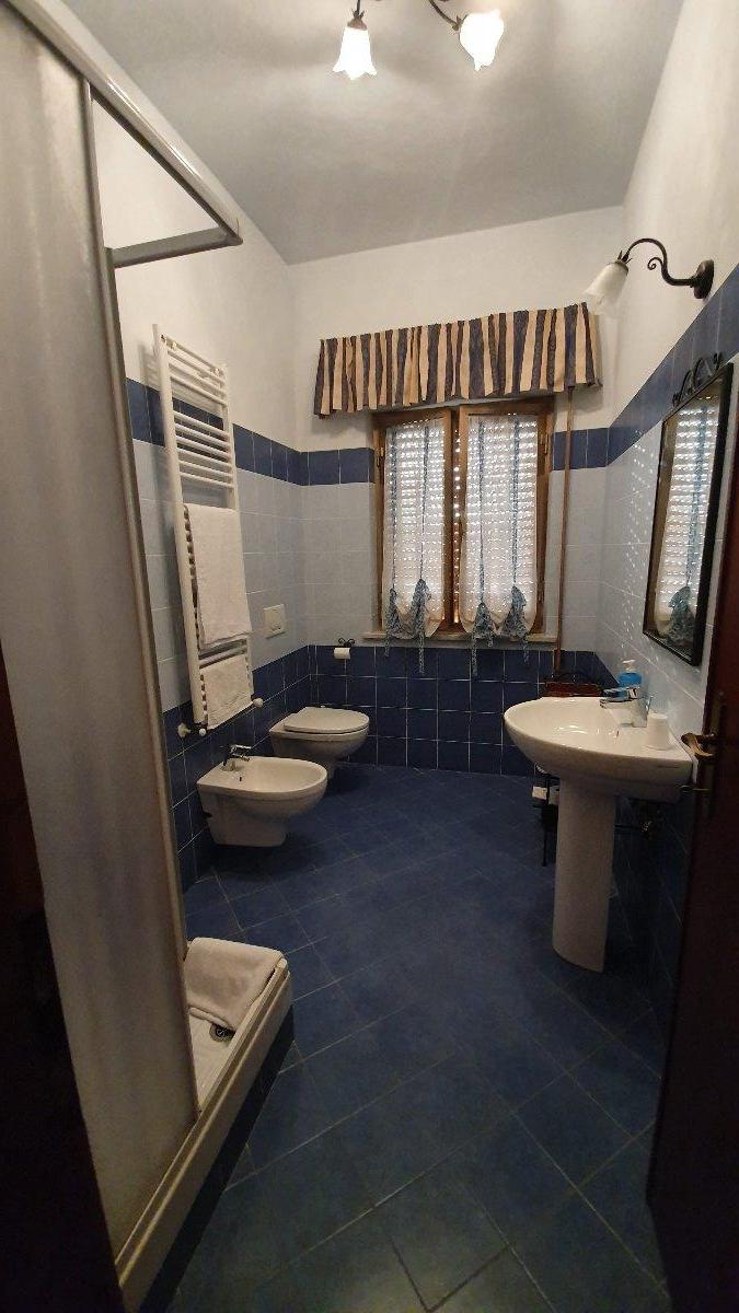 bagno camera matrimoniale