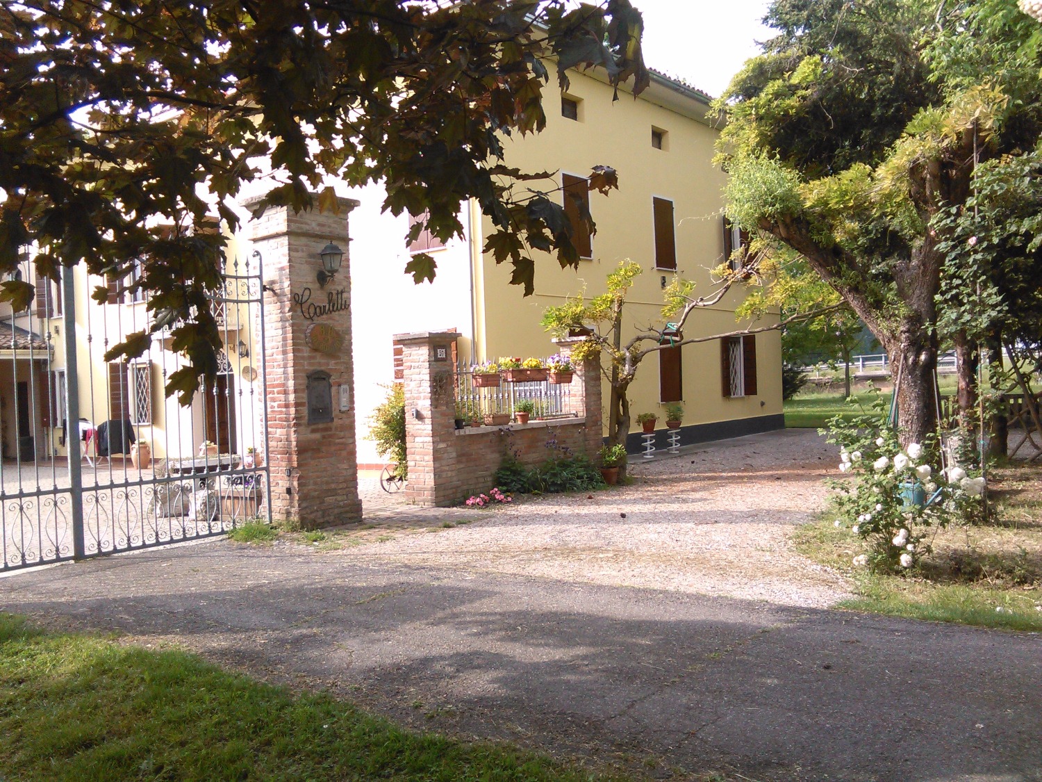 ENTRATA STRUTTURA B&B. Reboglio.