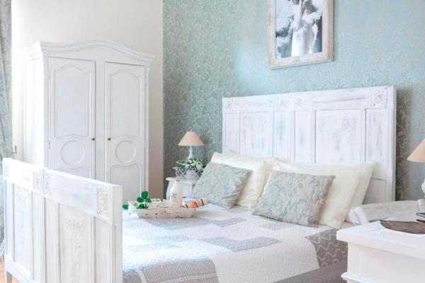 B&B 30