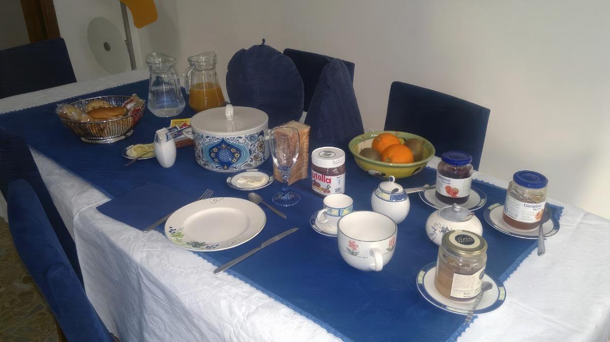 Colazione all'interno - Indoor breakfast