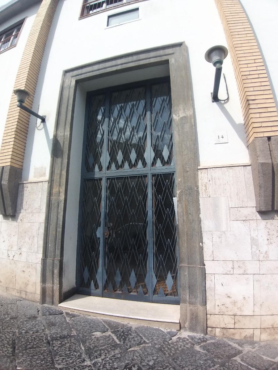 Il palazzo - Building entrance - L'entrée de l'edificie