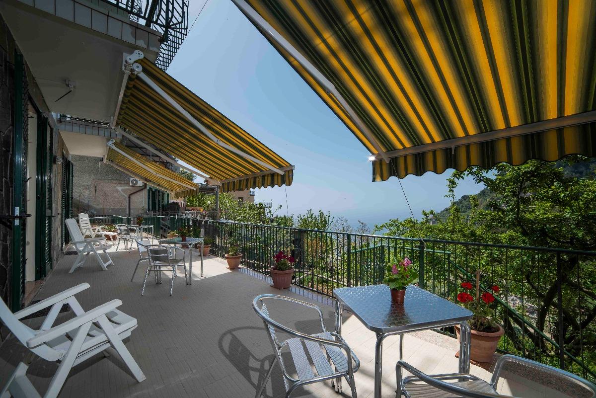 Terrazzo condiviso dalle camere Poppy, Sunflower e Jasmine