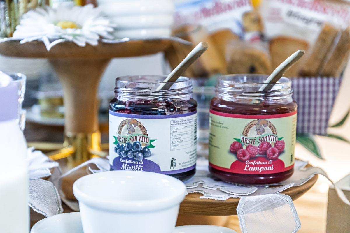 La colazione di BED & BOOK CASA NOVECENTO
