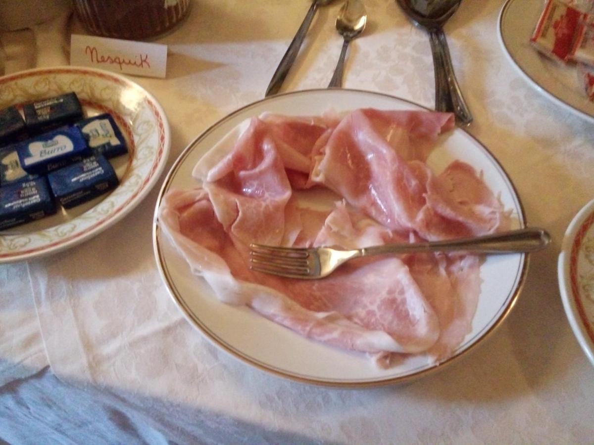 La colazione di B&B ANTICA PIAZZA DEI MIRACOLI