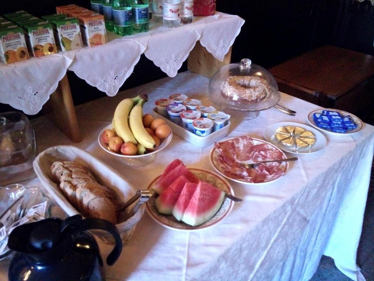 La colazione di B&B ANTICA PIAZZA DEI MIRACOLI