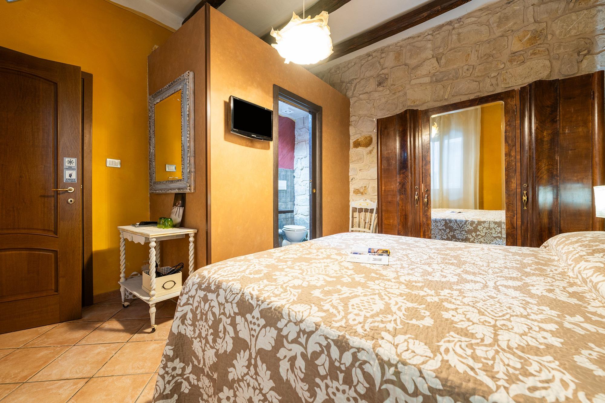 Camera Bouganville con bagno privato interno