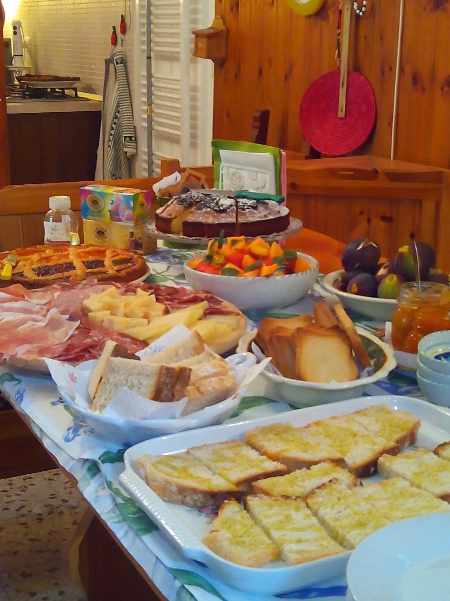 La colazione di B&B LA CAMPAGNA DEL CONERO