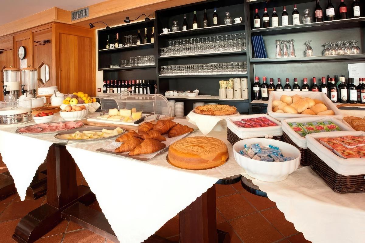 La colazione di HOTEL SANTA CATERINA
