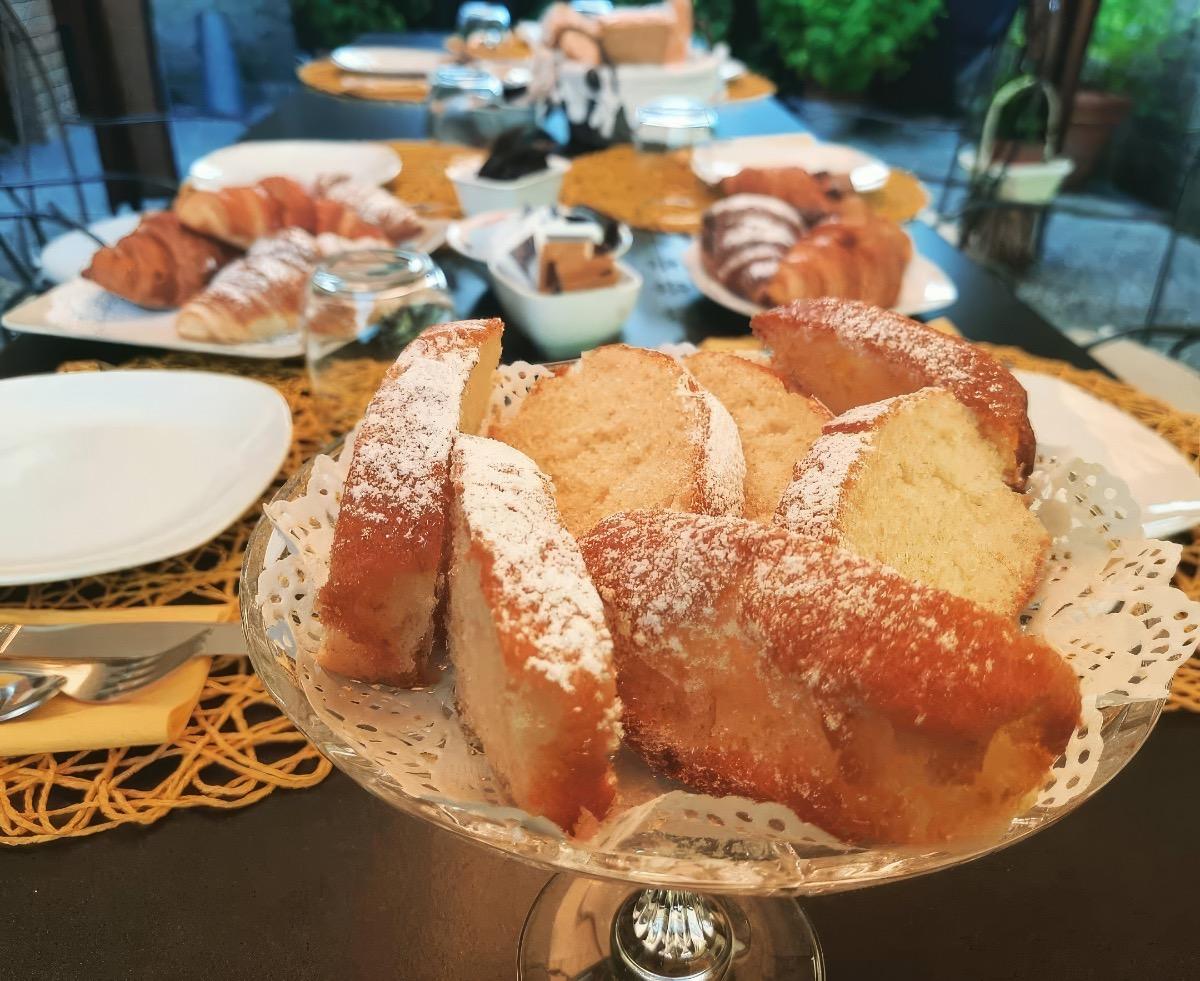La colazione di B&B AL CHIARO DI LUNA