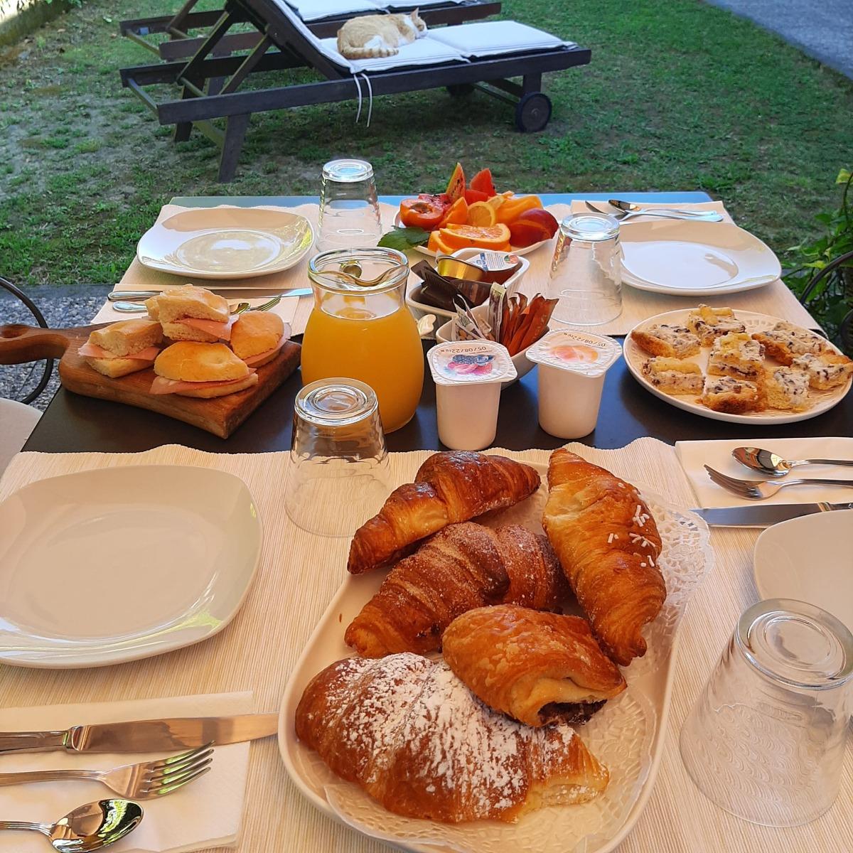 La colazione di B&B AL CHIARO DI LUNA