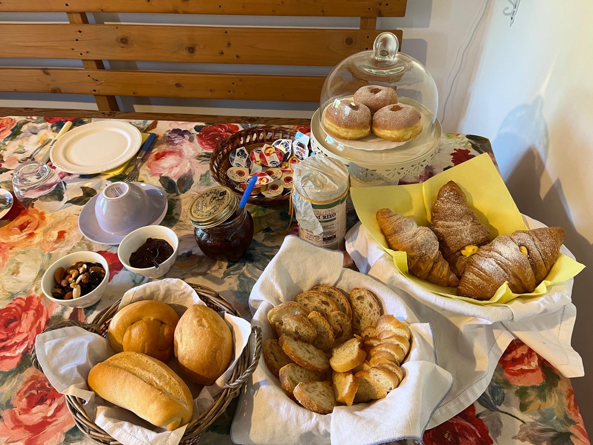 La colazione di B&B CASA CERVADE