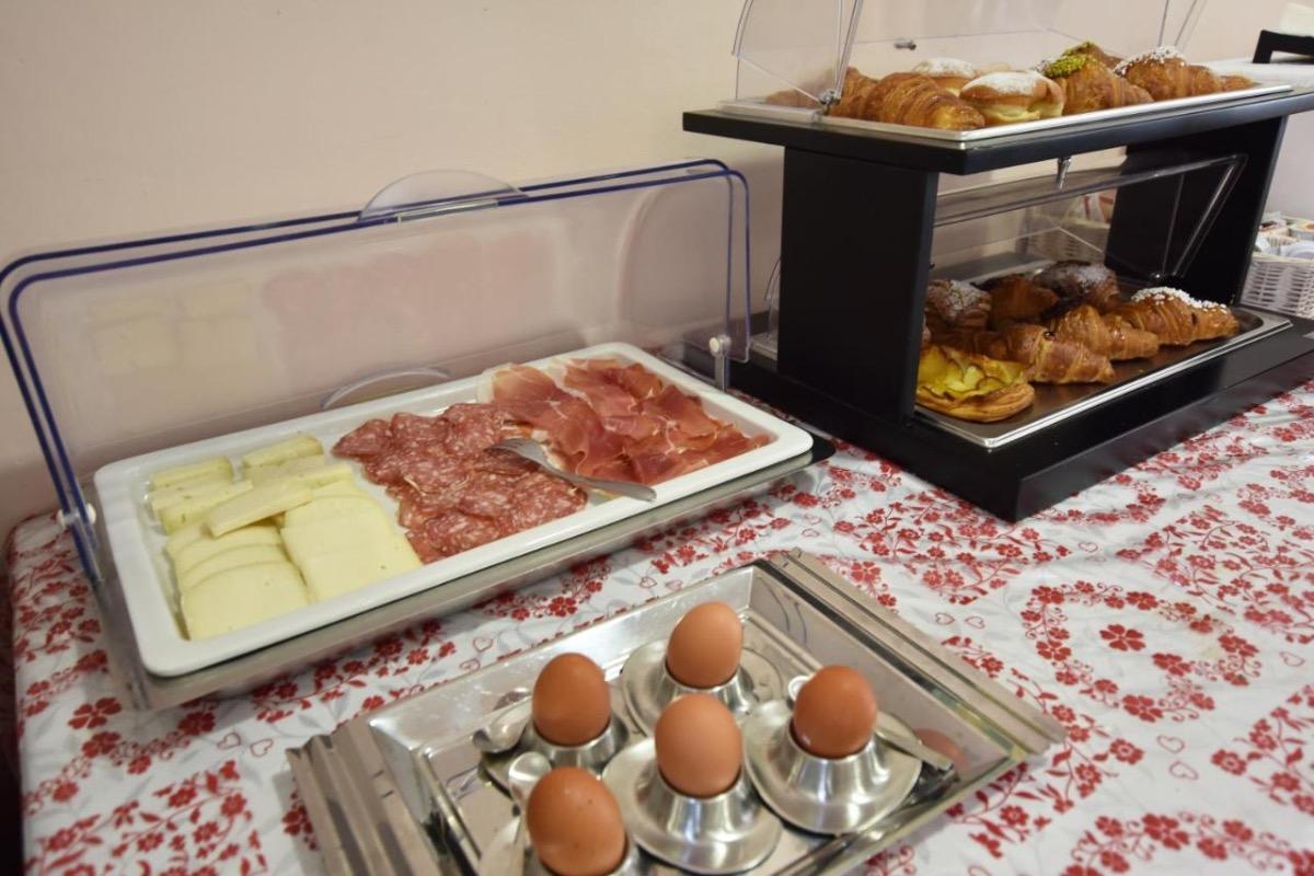 La colazione di HOTEL AZZURRA