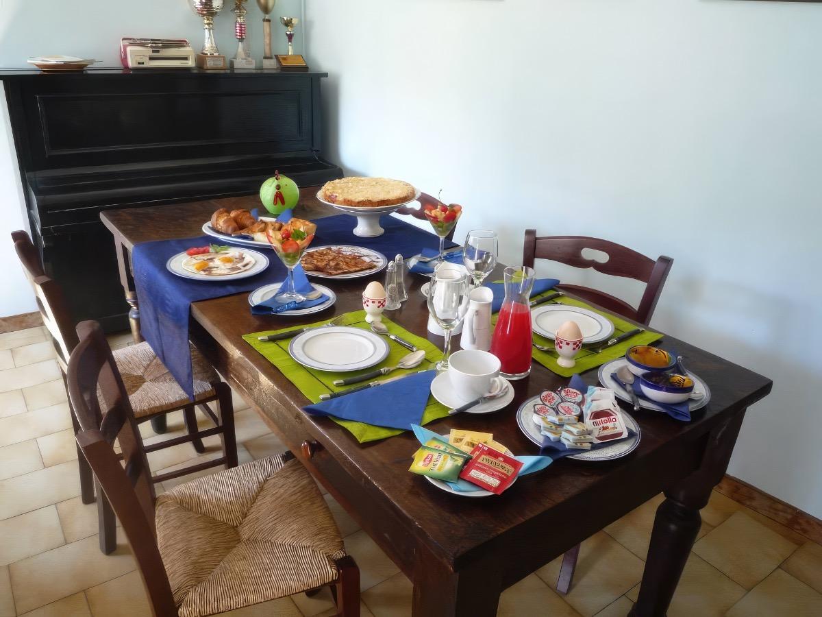 La colazione di CASCINA ROBERTO B&B