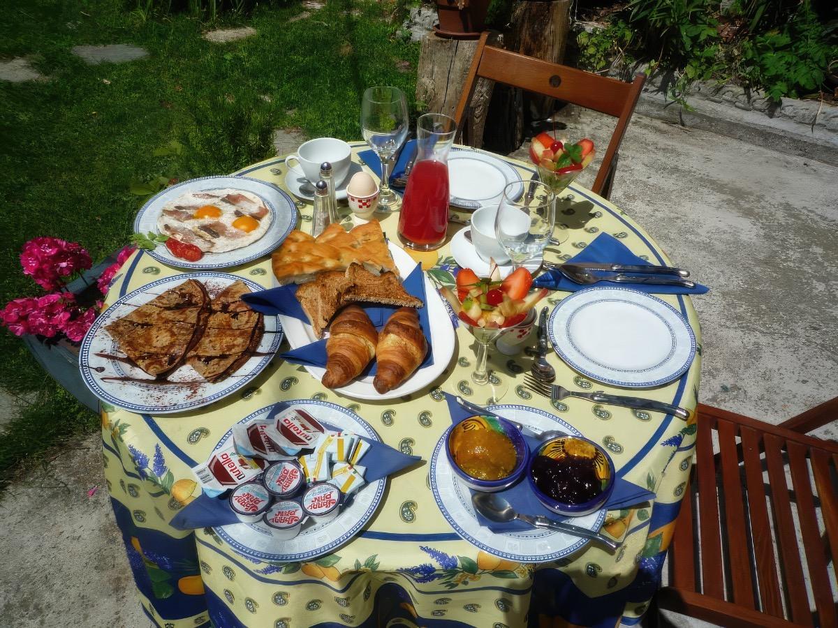 La colazione di CASCINA ROBERTO B&B