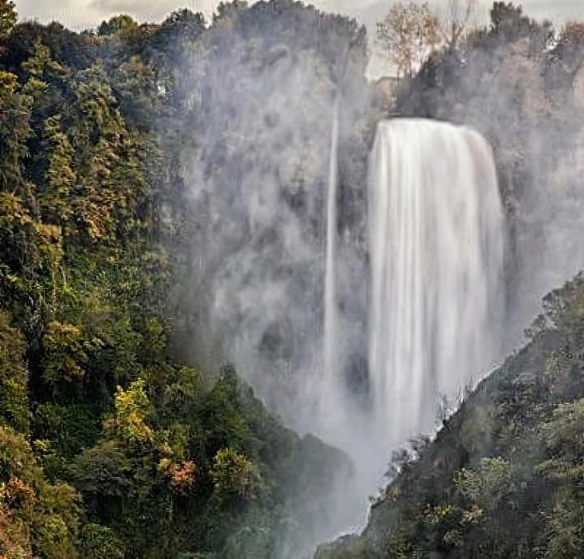 Cascata delle Marmore...la cascata piu' lunga d'Europa...a solo 35 mniti dalla Villa