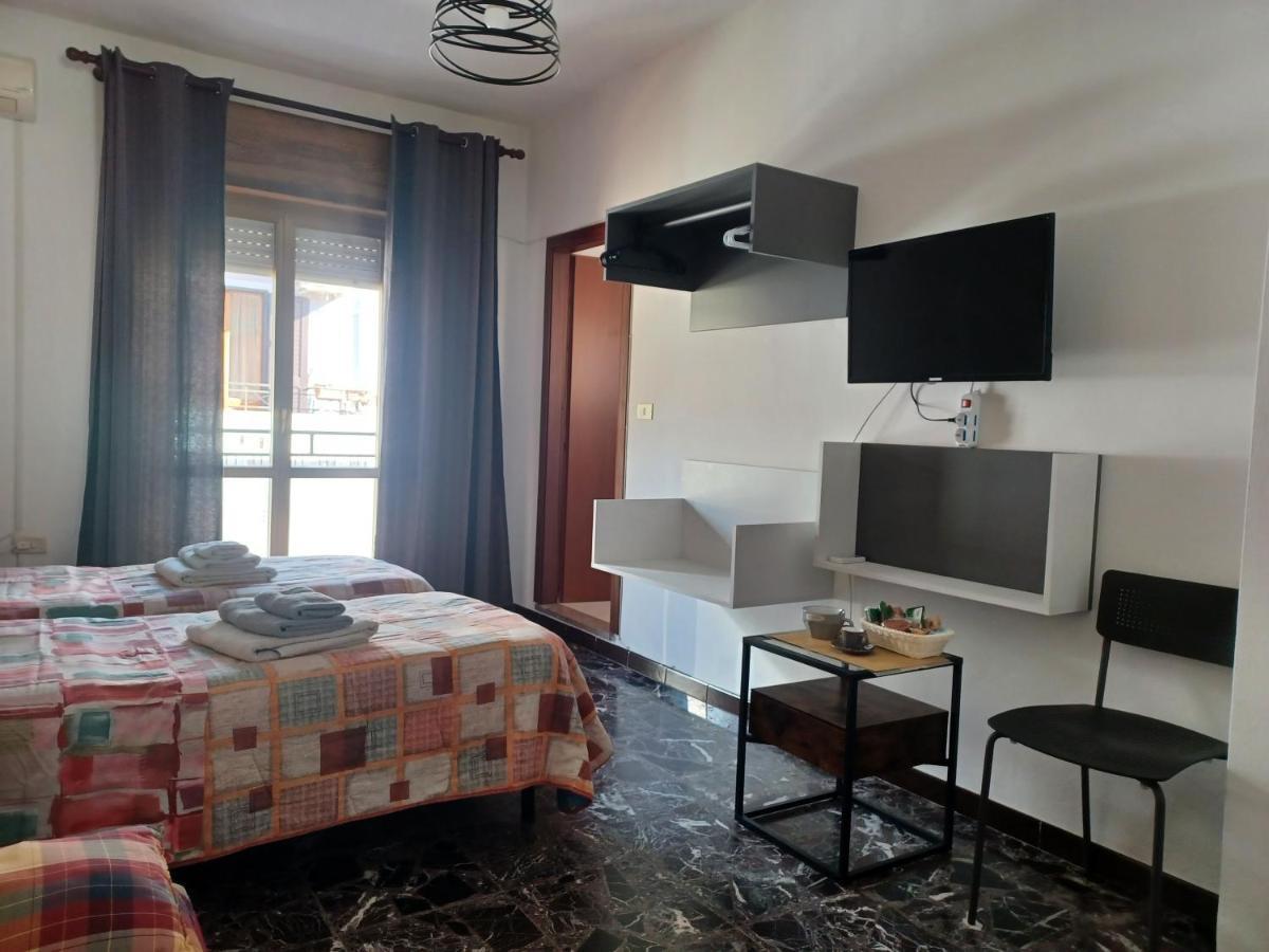 Camera doppia o matrimoniale con divano letto alla francese