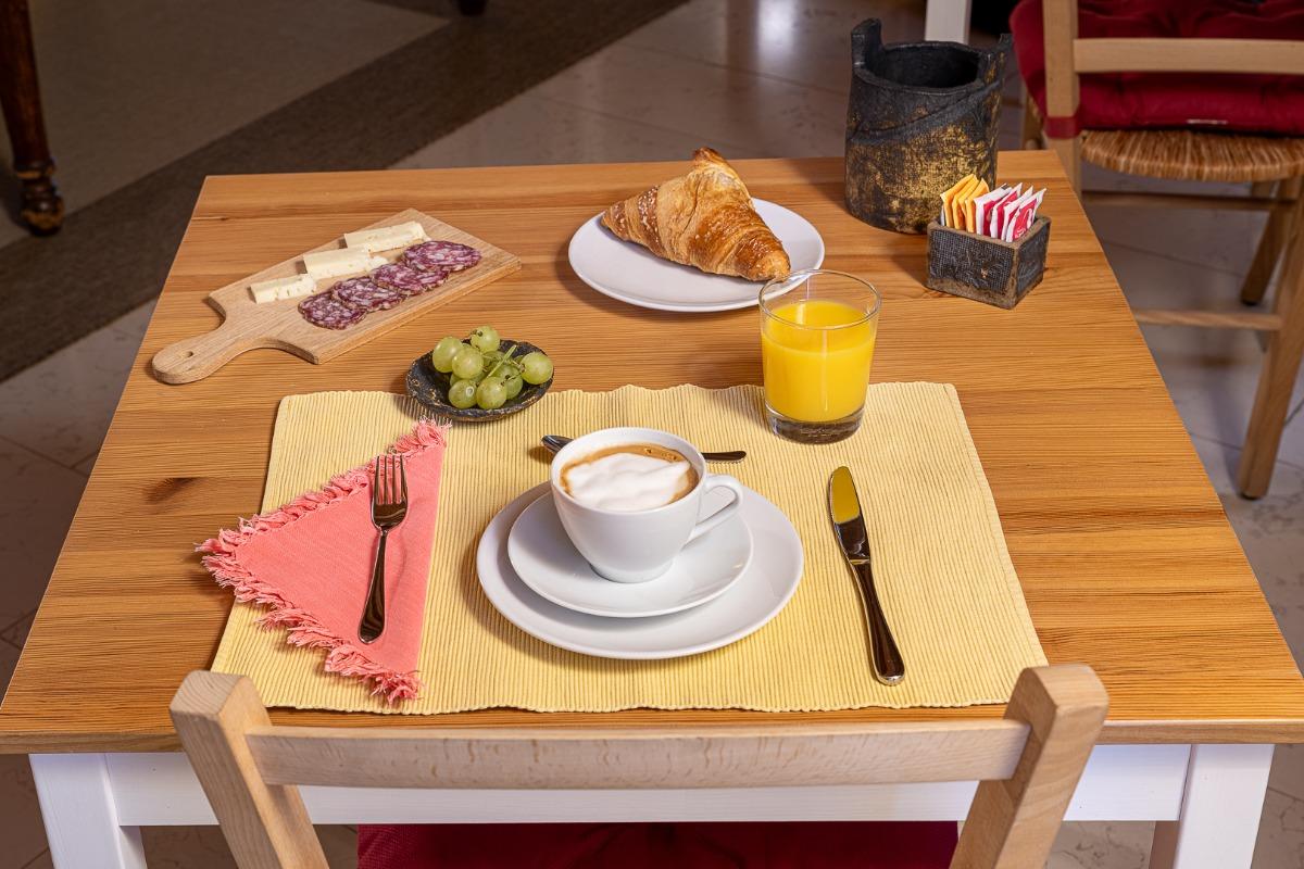 La colazione di B&B AL CANTICO