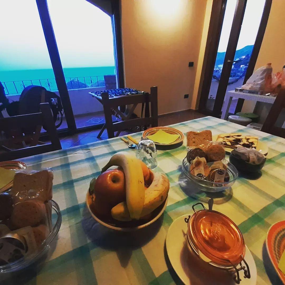 La colazione di B&B PEDRA RUBIA