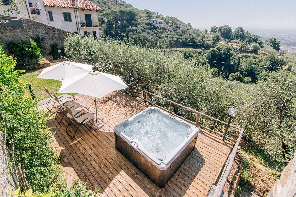 solarium con vasca idromassaggio