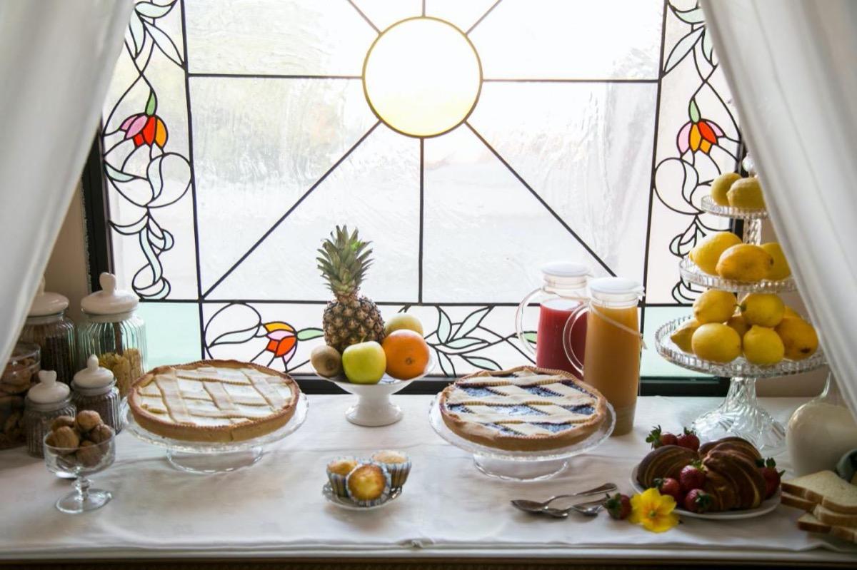 La colazione di LA DOLCE VISTA B&B DI CHARME