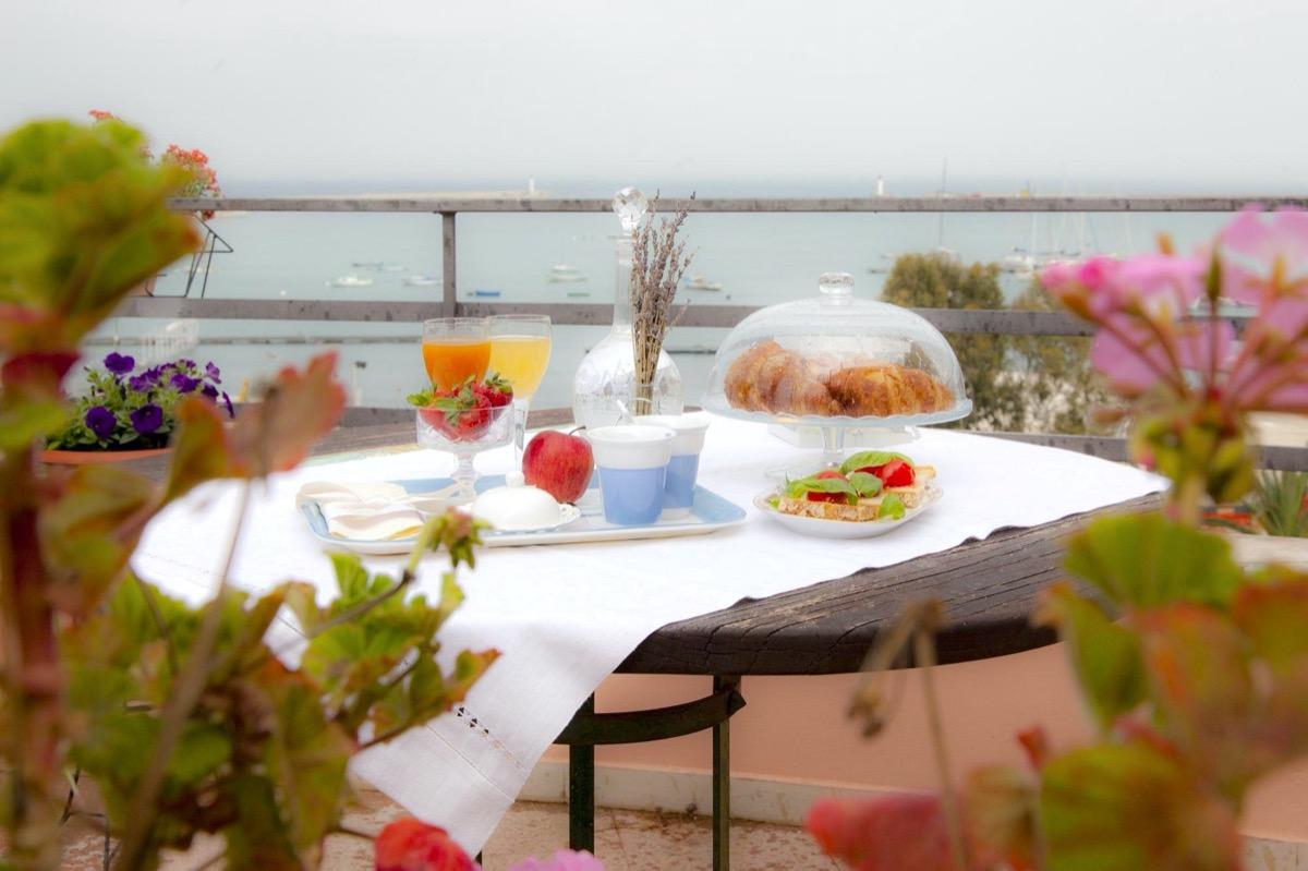 La colazione di LA DOLCE VISTA B&B DI CHARME