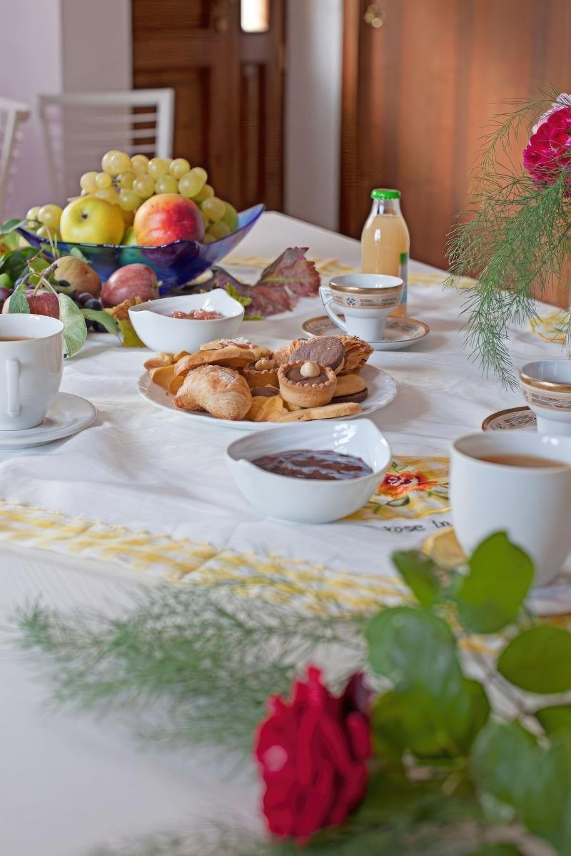 La colazione di B&B MONTE SAN PIETRO